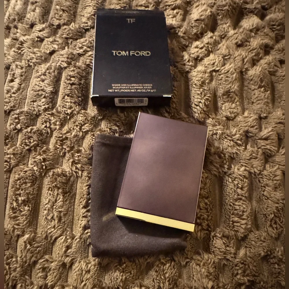 TOM FORD Beauty Shade & Illuminate Cheeks Palette - Picture 2 of 8